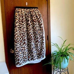 NWT Leopard Cheetah Print Sherpa Blanket